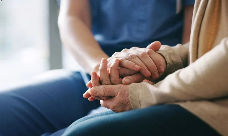 When a patient is harmed, how do we respond? aHViPTEyNTczNSZjbWQ9aXRlbWVkaXRvcmltYWdlJmZpbGVuYW1lPWl0ZW1lZGl0b3JpbWFnZV82MzUwMmRjNjZhNTM5LmpwZyZ2ZXJzaW9uPTAwMDAmc2lnPTVjM2MyZDVhMmNlMjlhZjkyZGE4ZGQ5ZTcwYzhmZTBk